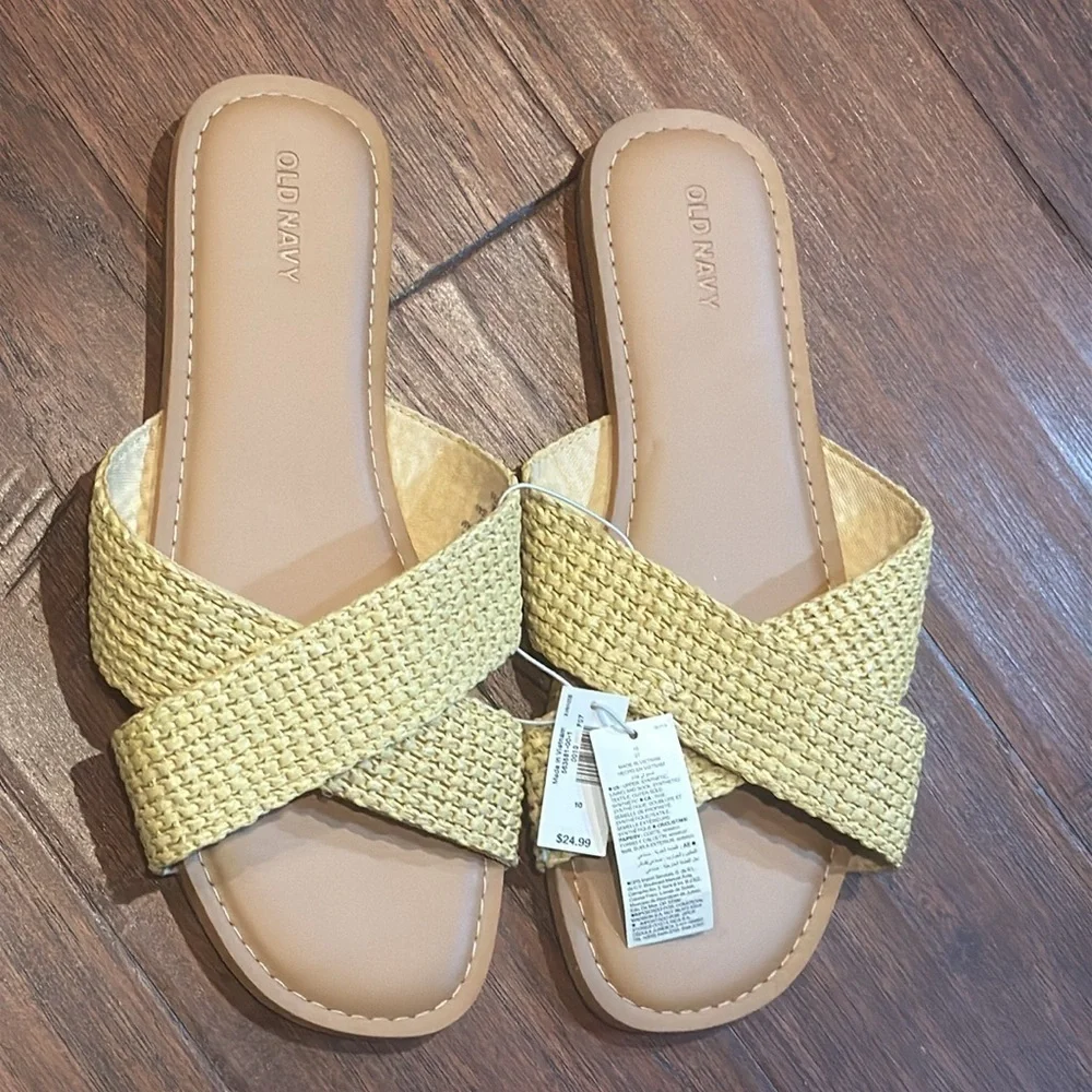 NWT! Size 10 Old Navy Women's Tan Sandals - Picture 8 of 8